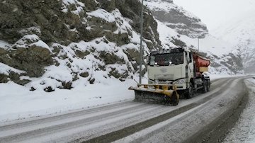 بارش برف و کولاک در گردنههای همدان
 راهداری زمستانی-برفروبی