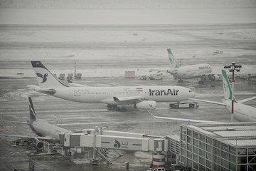 یک روز برفی در فرودگاه امام خمینی (ره)