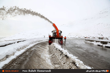 عملیات راهداری زمستانی در جاده هراز