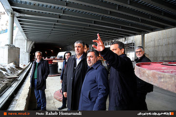 روند مطلوب تعهدات در منطقه ۱ آزادراه تهران-شمال طبق خط قرمز زمانبندی/ مهلت تکمیل آزادراه همت-کرج تا ۳۰ بهمن بازدید وزیر راه و شهرسازی از منطقه یک آزادراه تهران - شمال