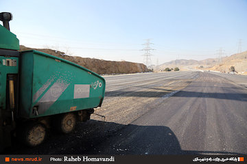 ۲۷ میلیون تومان هزینه ساخت هر کیلومتر از بزرگراه همت_کرج/ تکمیل بزرگراه تا پایان سال/۶۴۰ میلیارد تومان هزینه ساخت ۱۵ کیلومتر از بزرگراه بازدید سرزده وزیر راه وشهرسازی از آزادراه همت ـ کرج