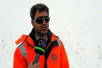 لایروبی ۳۷۰۰ دهنه پل و بازگشایی مسیلها توسط راهداران از ۱۰ روز قبل/ آمادهباش ۳۰۰ نیرو در ۳۵ راهدارخانه/ سرویس پمپهای زیرگذرها و تخلیه چاهکها/ تقسیم استان به ۴ منطقه عملیاتی/ ترافیک روان و عادی در استان  علی زندی فر