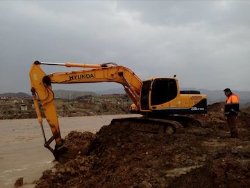 پل های تخریب شده، عرشه فلزی موقت بودند/ حفظ ۵ دستگاه پل موقت با اقدامات پیشگیرانه IMG-20200225-WA0327.jpg