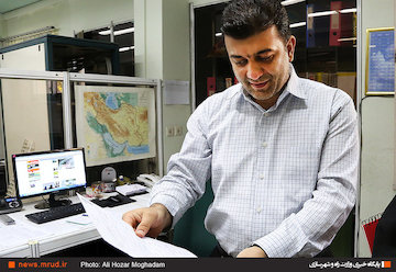 بارش باران و تگرگ امروز در برخی استانهای نیمهشمالی و غربی/ نوار شمالی از فردا تا پنجشنبه ۶ تا ۱۲ درجه سرد میشود/ کاهش محسوس دما در تهران امین حسین نقشینه
