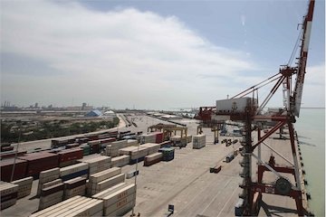 خروج روزانه ۵۰ واگن و ۳۰ هزار تن کالای اساسی از بندر امام(ره)/ تسریع در روند خروج کالاهای اساسی از بندر بندر امام