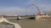 روند تکمیل پل گدار، بخشی از کریدور بزرگراهی غرب کشور