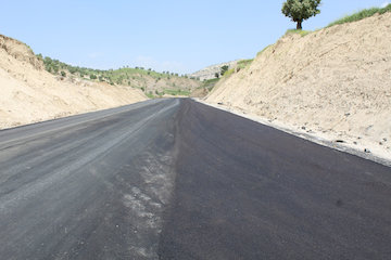 اجرای عمليات روسازی و آسفالت پروژه واريانت ميشخاص در محور ايلام- بدره- دره شهر محور ايلام- ميشخاص- بدره.JPG