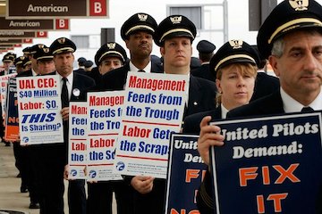 خطر بیکاری در کمین خلبانان جهان/ دنیا با مازاد خلبان روبرو شد خلبانان بیکار