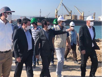 تکمیل دو پروژه فاز سوم پایانه کانتینری و اسکله های نفتی؛ اهداف اصلی سال جهش تولید در بندر شهید رجایی/ بهره برداری از ۹۰۰ متر اسکله و پسکرانه در بندر شهید رجایی؛ تا پایان سال جاری/ تعامل حداکثری سازمان بنادر و راه آهن برای توسعه حمل و نقل چند وجهی در بندر شهید رجایی بازدید