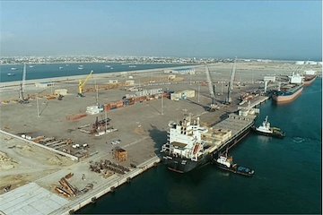 پهلوگیری همزمان ۸ کشتی در بندر چابهار  بندر چابهار