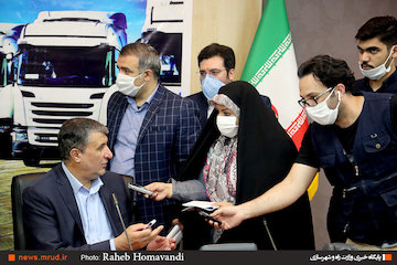 دست دلالان و سوداگران در طرح نوسازی ناوگان حمل و نقل قطع شد/ جلوی سرقتها از شبکه ریلی گرفته میشود/ ایجاد سیستم نظارتی متفاوت برای جلوگیری از سرقت در ریلها و کاهش سوانح/ با تصویب لایحه جدید، سامانه اسکان و املاک برای گرفتن مالیات عملیاتی میشود آیین رونمایی از سامانه ثبت نام متقاضیان نوسازی ناوگان حمل و نقل کالا