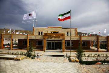 کارنامه موفق راهداری و حمل و نقل جاده ای آذربایجان غربی در زمینه توسعه مرزها و پایانه های مرزی استان
 بازرگان.jpg