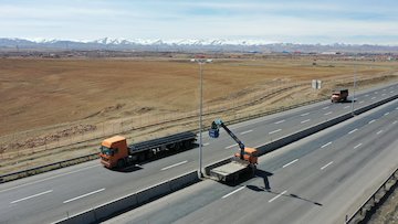 پیشرفت فیزیکی ۵۰ درصدی در نصب بلوک مفصلی آزادراه زنجان-قزوین بلوک های مفصلی آزادراه