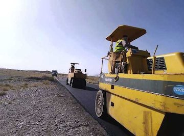 فعالیت همزمان ۱۷ تیم اجرایی در پروژه های بهسازی و ارتقای کیفی روکش آسفالت محورهای سیستان و بلوچستان س و ب - طرح ملی بهسازی روکش آسفالت.jpeg