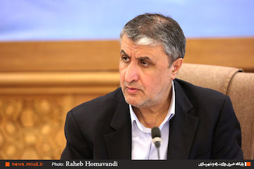 ۱۲۰۰۰۰ متقاضی برای دریافت وام ودیعه مسکن به بانکها معرفی شدند/پرداخت تسهیلات ودیعه مسکن به ۱۲۰۰۰ متقاضی/آمادگی بانکها برای پرداخت تسهیلات به بخش مسکن  نشست صمیمانه محمد اسلامی در وزارت راه و شهرسازی با اعضای انجمن راهسازان کشور