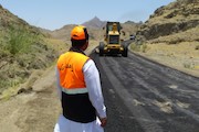 ببینید|طرح ملی بهسازی و ارتقای کیفی روکش آسفالت محورهای مواصلاتی سیستان و بلوچستان