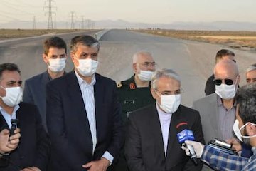 ساخت ۲۰۰۰ خانه روستایی در استان اصفهان/ اتصال ریلی یزد - شیراز امسال برقرار خواهد شد  حضور وزیر و معاون رییس جمهور درکنار گذر شرق اصفهان