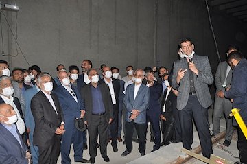 بازدید نوبخت از پروژه مترو بهارستان/ مترو بهارستان تا پایان سال به بهره برداری میرسد/ کلنگ احداث ۳۰۰۰ واحد مسکن محرومین امروز در استان اصفهان به زمین خورد بازدید نوبخت از مترو بهارستان اصفهان