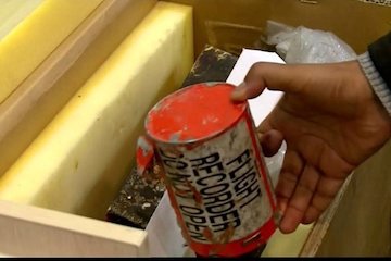 جعبههای سیاه هواپیمای اوکراینی در فرانسه بازخوانی شد جعبه سیاه هواپیمای اوکراینی