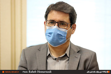 ورود جرثقیلهای ساحلی به بندر چابهار با همکاری هندیها/ هندیها انگیزه خوبی برای ادامه کار در بندر چابهار دارند/ بسیاری از تجهیزات بندری با توان داخل در حال تولید است/ ظرفیت ۳۰۰ میلیون تنی تخلیه و بارگیری در بنادر همکاری ایران و هند در طرح توسعه بندر شهید بهشتی چابهار