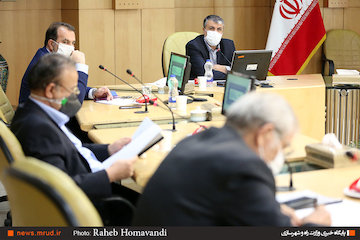 برگزاری یازدهمین جلسه هیات امنای صندوق سرمایهگذار طرحهای حرم مطهر  یازدهمین جلسه هیات امنای صندوق سرمایه گذاری طرح حرم های مطهر با حضور وزیر راه و شهرسازی