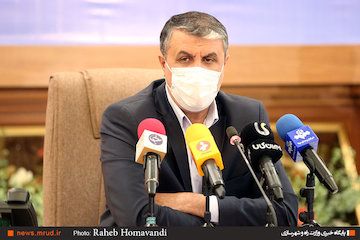 گام بزرگ در نوسازی ناوگان حملونقل برونشهری در سال جهش تولید/ نوسازی ناوگان، ظرفیت ترانزیتی کشور را افزایش میدهد/ تامین ۸۰ درصد قیمت کامیون از محل تسهیلات بانکی آیین امضای قرارداد نوسازی ۵۰۰۰ دستگاه ناوگان حملونقل کالای برونشهری