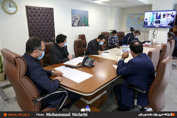 گفتوگوي ويدئوكنفرانسي معاون وزير راه و شهرسازي با رئيس آژانس حملونقل جادهاي تركمنستان برگزاری جلسه ویدیو کنفرانس معاونان وزارت راه و شهرسازی ایران و ترکمنستان با هدف رفع محدودیت های ارتباطی