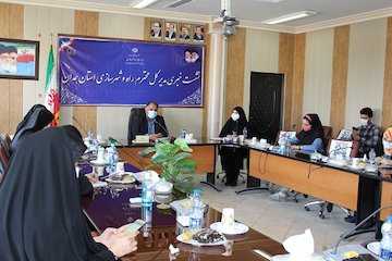 فعالیت ۵۹ طرح ملی و استانی راه و شهرسازی در استان همدان/ انتقال ایستگاه راهآهن همدان به داخل شهر در قالب سه قطعه/ راهآهن همدان-سنندج تا پایان سال بهرهبرداری میشود نشست خبری1