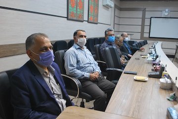 همزمان با گرامیداشت هفته دفاع مقدس از ایثارگران شاغل در اداره کل راه و شهرسازی استان یزد تجلیل شد
 DSC_3224.JPG