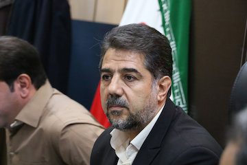 گندزدایی و ضدعفونی کامیونها در پایانه های مرزی کرمانشاه