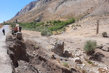 اصلاح سه نقطه آسیب دیده از سیل 
 20200822_114128.jpg