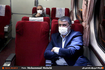 اتصال خواف-هرات به مزارشریف؛ میانبر ایران- چین/ ایجاد مسیر ترانزیتی جدید با افتتاح راهآهن خواف-هرات/پیشبینی ۳ میلیون صادرات و واردات و ۱.۸ میلیون تن ترانزیت  سفر وزیر راه و شهرسازی به همراه معاونان خود به استان قزوین و بازدید از پروژه های جاده ای و ریلی استان