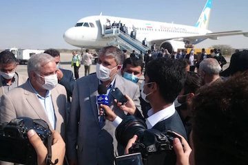 ورود وزير راهوشهرسازی به سیستانوبلوچستان با هدف بازدید میدانی و صدور دستور ویژه/ استقبال رسمی از  وزیر در فرودگاه کنارک سفر وزیر