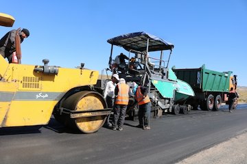 بهسازی ۲۳۰ کیلومتر از محورهای اصلی و شریانی استان خوزستان روكش آسفالت
