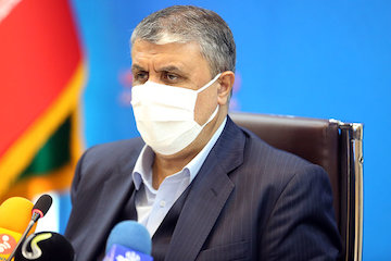 امیدواریم بانکها هرچه زودتر تسهیلات مربوط به شرکتهای ریلی را پرداخت کنند / لزوم برداشتن هرچه سریعتر موانع در حوزه ریلی از سوی شرکت راهآهن/  ترخیص نشدن کالاهای حمل و نقل ریلی در گمرکات در یکسال گذشته شگفتانگیز است / ششمین و هفتمین مرحله بهرهبرداری از ناوگان جدید ریلی در سال جهش تولید با حضور وزیر راه و شهرسازی