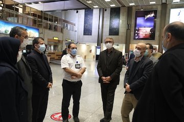 بازدید از روند غربالگری مسافران کرونایی در فرودگاه بین المللی مهرآباد/ بازرسی از سامانه شناسایی بیماران مبتلا به کووید ۱۹ وزارت بهداشت کرونا