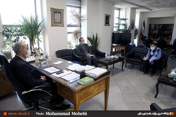 برگزاری جلسه ملاقات عمومی جهت رفع مشکلات درون و برون سازمانی/ راهاندازی سامانه جهت پیگیری درخواستهای مردمی/ جذب نیروی انسانی در سال ۱۴۰۰ در وزارت راه و شهرسازی برگزاری جلسه ملاقات مردمی از سوی معاون توسعه مدیریت و منابع انسانی وزارت راه و شهرسازی