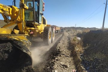 آغاز عملیات روکش آسفالت 37 کیلومتر از محورهای روستایی شهرستان مهرستان