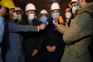 فعالیت ۱۹۷۱ نفر در ۲۱ جبهه کاری در منطقه دو آزادراه تهران- شمال/ اهتمام دولت در بهره برداری از بخشی از پروژه با تامین منابع مالی  بازدید