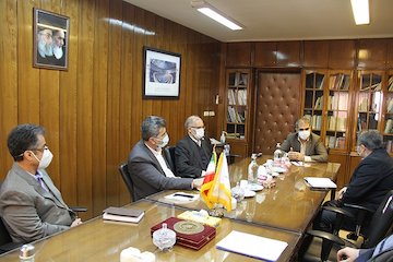 پیشرفت فیزیکی ۹۹ درصدی پروژه ساخت بیمارستان تکاب/قرارداد خرید و نصب چیلرهای بیمارستان تکاب نهایی شد جلسه