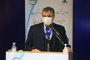 افزایش تعامل در بخش هوایی با وزارت دفاع/ تعاملات وزراتخانههای دفاع و راه و شهرسازی در راستای منافع ملی و عمومی با شتاب زیاد در جریان است/ "آینده" باید به شکل عینی در عملکرد سازمان ملی استاندارد دیده شود دومین همایش استاندارد در وزارت دفاع با حضور امیر حاتمی و مهندس اسلامی