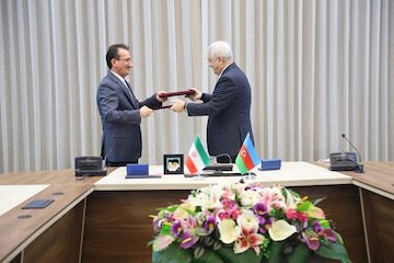 دیدار رئیس راه آهن جمهوری آذربایجان با مدیرعامل راه آهن ایران/ امضای تفاهمنامه همکاری بین دو کشور ایران و آذربایجان راه اهن