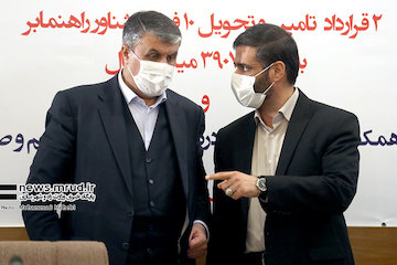 توان ساخت همه نوع شناور در کشور وجود دارد/ ضرورت جایگزین شناورهای خدماتی خلیج فارس با تولید داخل/ ساخت ۵ فروند شناور طبق قرارداد از امروز آغاز می شود امضاي ٢ قرارداد تامين و تحويل ١٠ فروند شناور راهنمابر