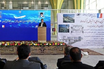 احداث راهآهن شلمچه به بصره خط ریلی انتقال کالا از چین به مدیترانه را متصل خواهد کرد/ باید شکوه بنادر خرمشهر و آبادان را به دوران قبل از جنگ بازگردانیم/ لایروبی اروند تحول جدی در اقتصاد خرمشهر و آبادان ایجاد میکند فرودگاه آبادان