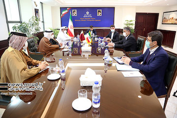 تفاهم ایران و قطر جهت گسترش همکاریها در صنعت حملونقل/ دعوت از وزیر راه و شهرسازی بهمنظور بازدید از پروژههای فعال و در حال ساخت قطر دیدار وزیر حملونقل قطر با وزیر راه و شهرسازی ایران