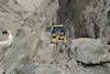 مراحل بازگشایی مسیر مسدود شده روستای خچیره در طالقان