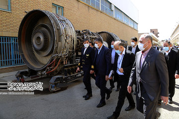 بازدید وزیر راه و شهرسازی از بخش تعمیرات و مهندسی شرکت هواپیمایی جمهوری اسلامی ایران (هما)