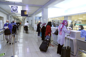 بازدید ستاد ملی کرونا از نحوه رعایت الزامات مقابله با کرونا در فرودگاه بین المللی امام خمینی(ره)