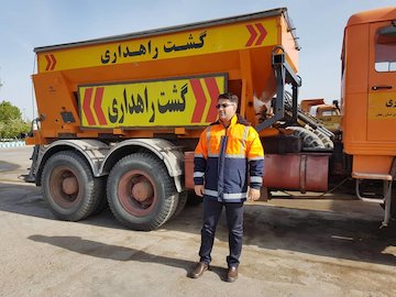 بازسازی ۵ دستگاه از ماشینآلات راهداری استان زنجان رییس اداره ماشین آلات - زنجان