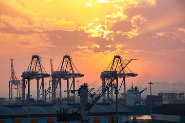 رشد ۱۹ درصدی  تخلیه و بارگیری در بنادر کشور/ افزایش ۲۹ درصدی تخلیه و بارگیری کالاهای نفتی   بندر شهید رجایی